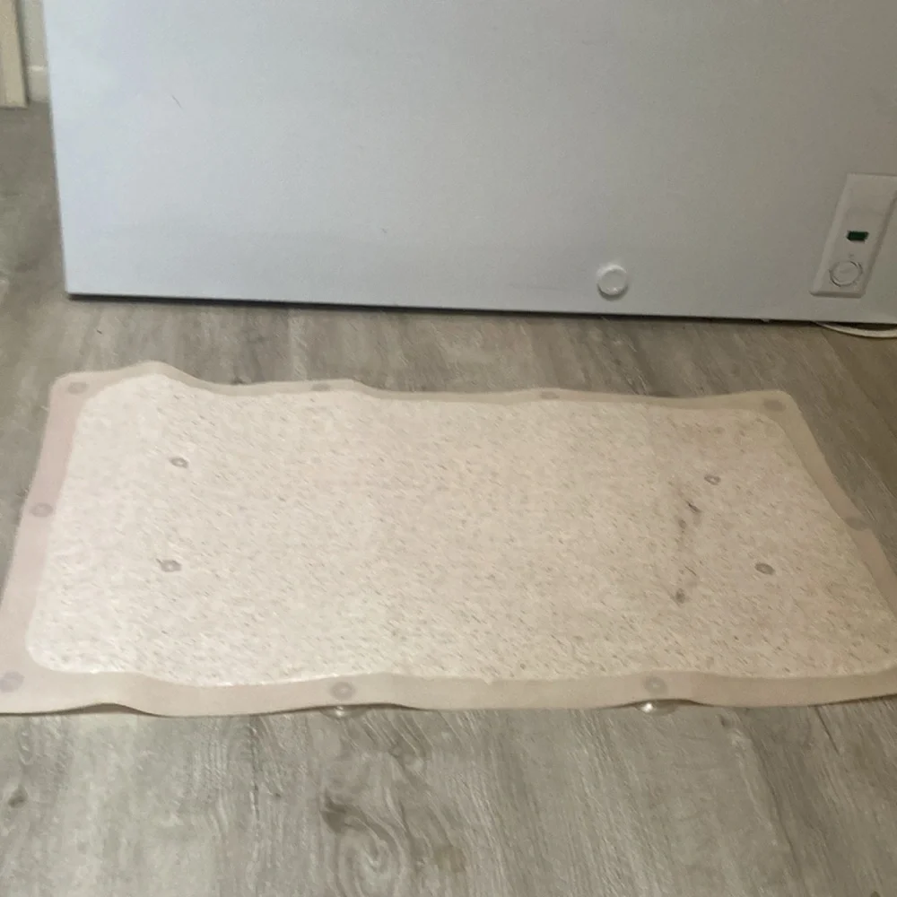 One Aqua Pedic Bath Mat new never used